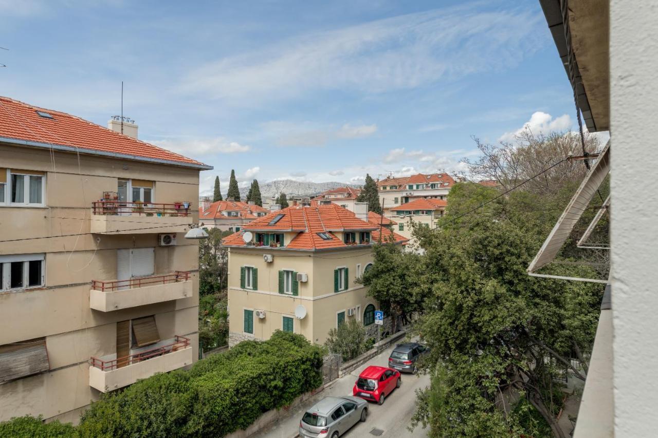 Apartment Dinka With Terrace Сплит Екстериор снимка