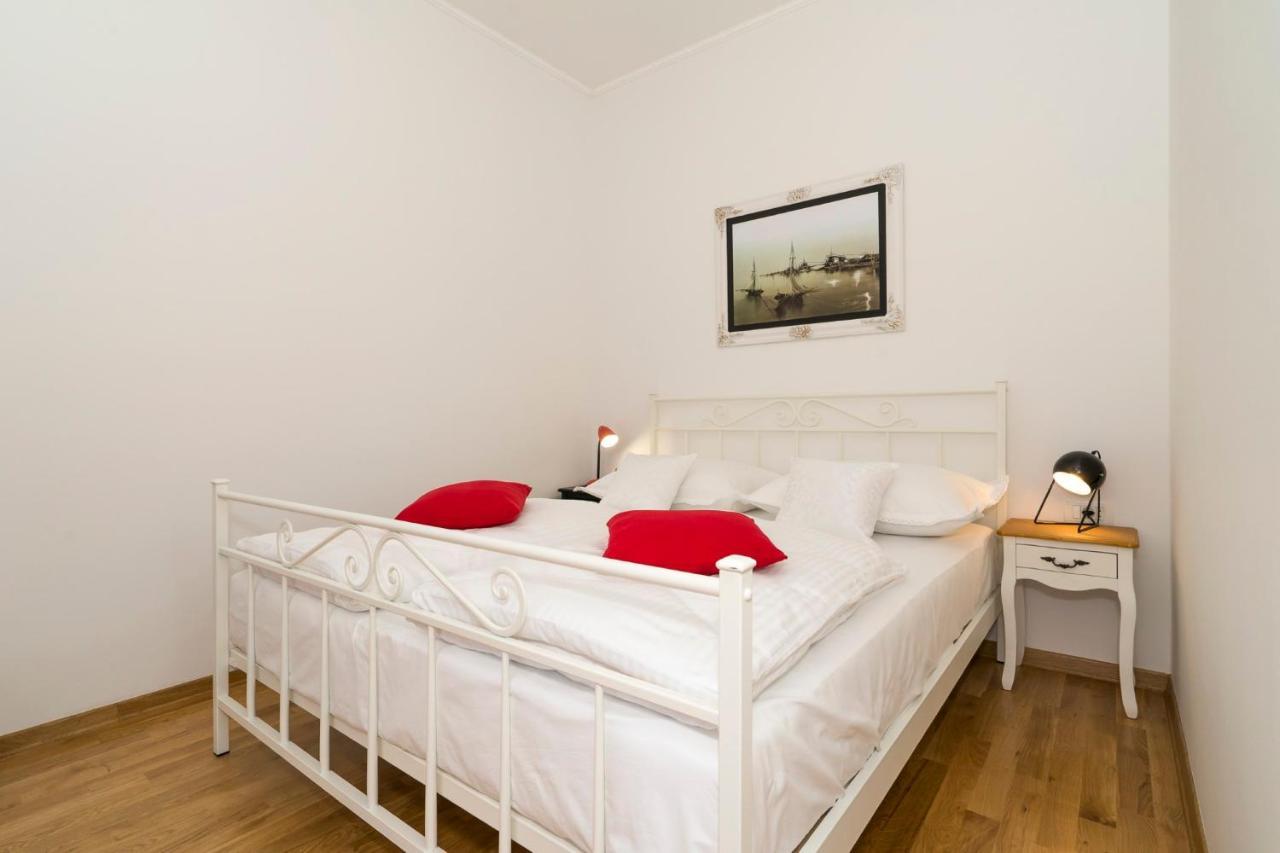 Apartment Dinka With Terrace Сплит Екстериор снимка