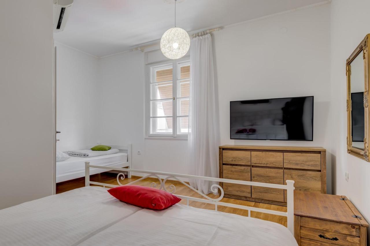Apartment Dinka With Terrace Сплит Екстериор снимка