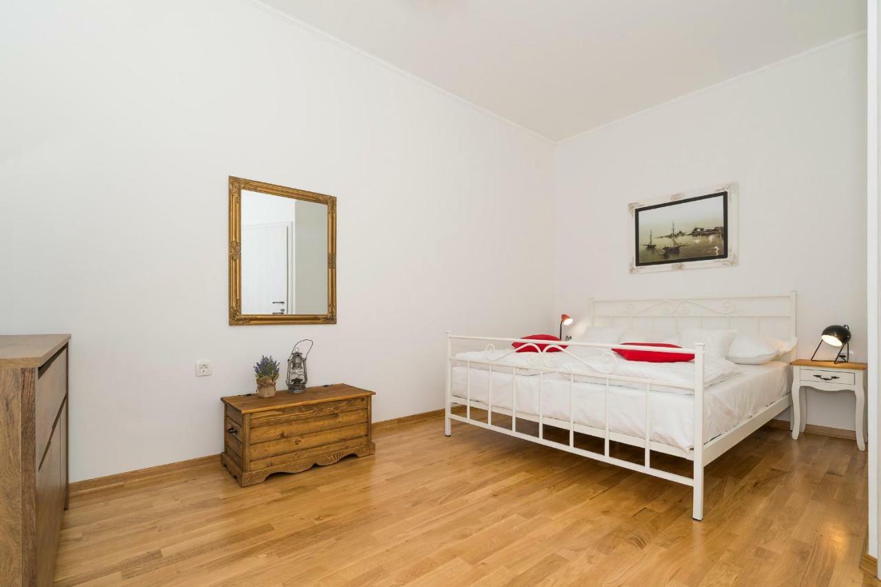 Apartment Dinka With Terrace Сплит Екстериор снимка